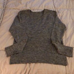 2017 version of lululemon breeze by l/s